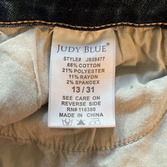 Judy Blue Distressed Button Fly Skinny Fit Jeans. Size 13/31 - Picture 9 of 10